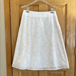 Beautiful White Floral Skirt - Croft & Barrow - White & Cream - 10
